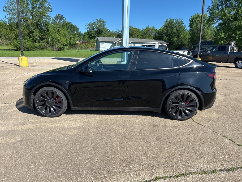 Used 2024 Tesla Model Y Performance with VIN 7SAYGDEF4RA329561 for sale in Bristow, OK