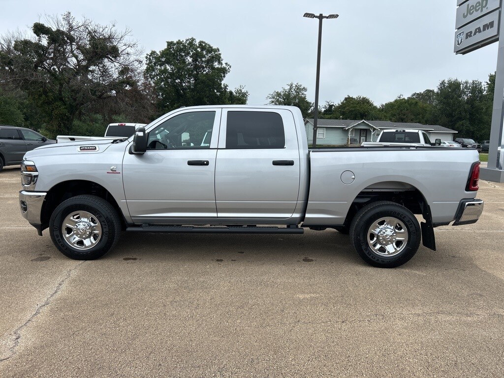 2026 Ram 2500 Tradesman photo 2