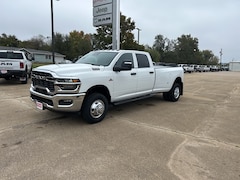 2026 Ram 3500 TRADESMAN CREW CAB 4X4 8' BOX Pickup