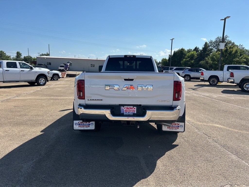 2025 Ram 3500 Laramie photo 4