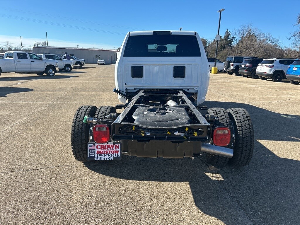 2024 Ram 4500 Tradesman photo 3