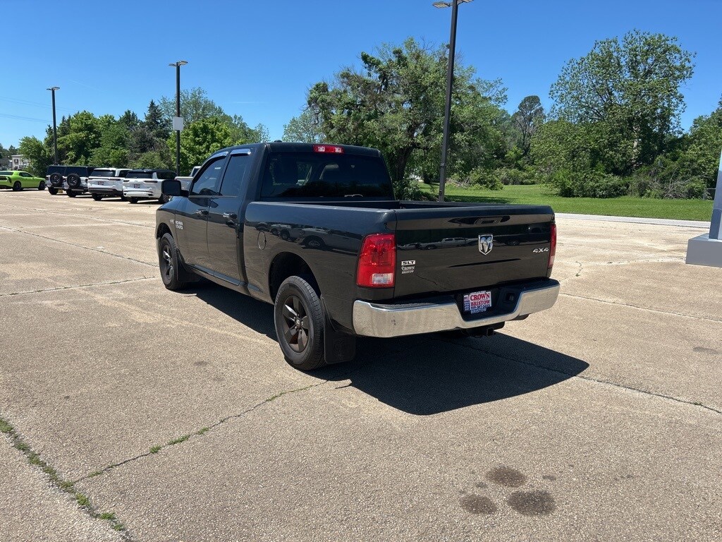 2016 Ram 1500 SLT photo 3