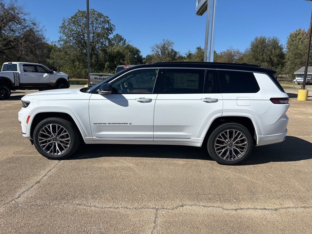 2025 Jeep Grand Cherokee L Summit Reserve photo 2