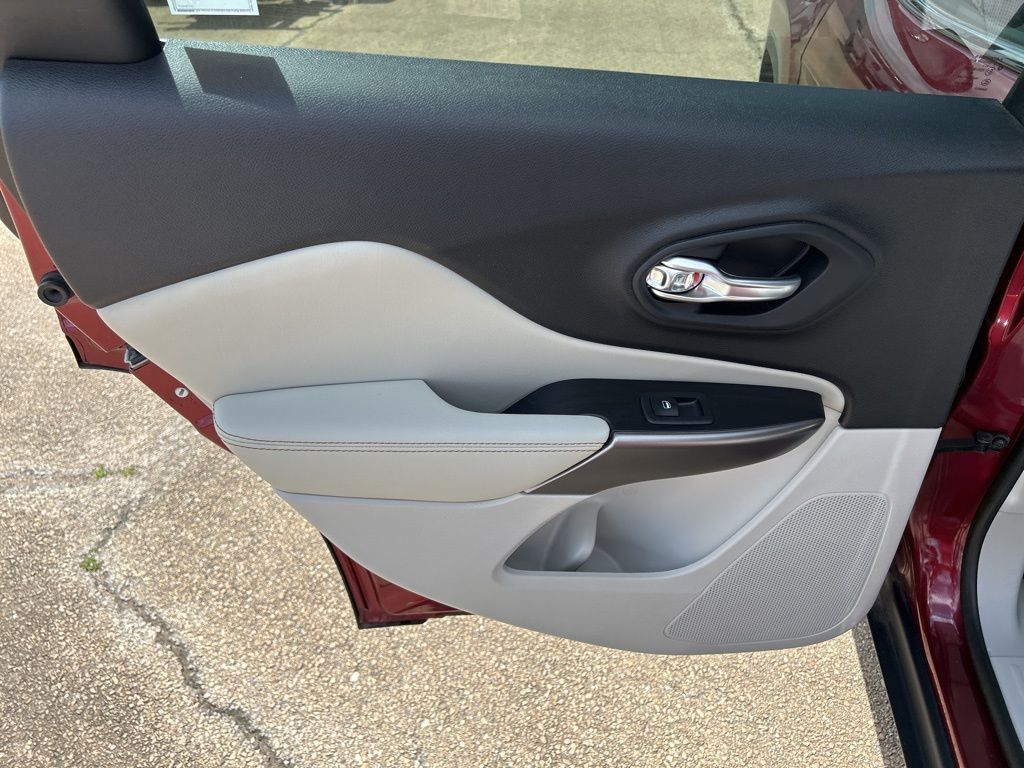 2021 Jeep Cherokee Limited - Photo 12