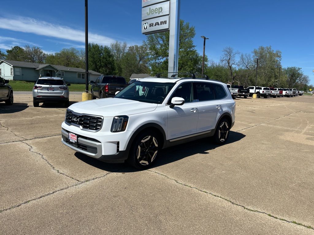 2025 Kia Telluride S AWD's photo