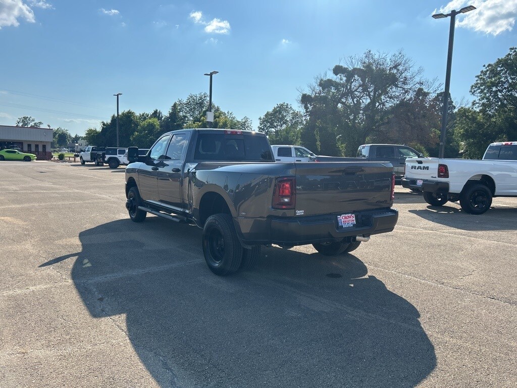2025 Ram 3500 Tradesman photo 3