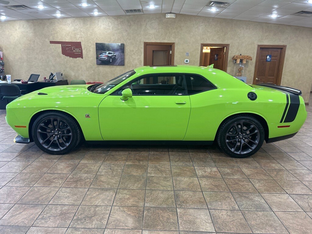 2023 Dodge Challenger R/T Scat Pack photo 2