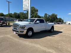 2025 Ram 3500 LARAMIE CREW CAB 4X4 8' BOX Pickup