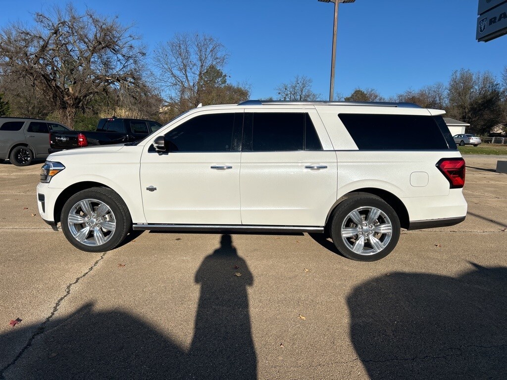 2023 Ford Expedition MAX King Ranch photo 2