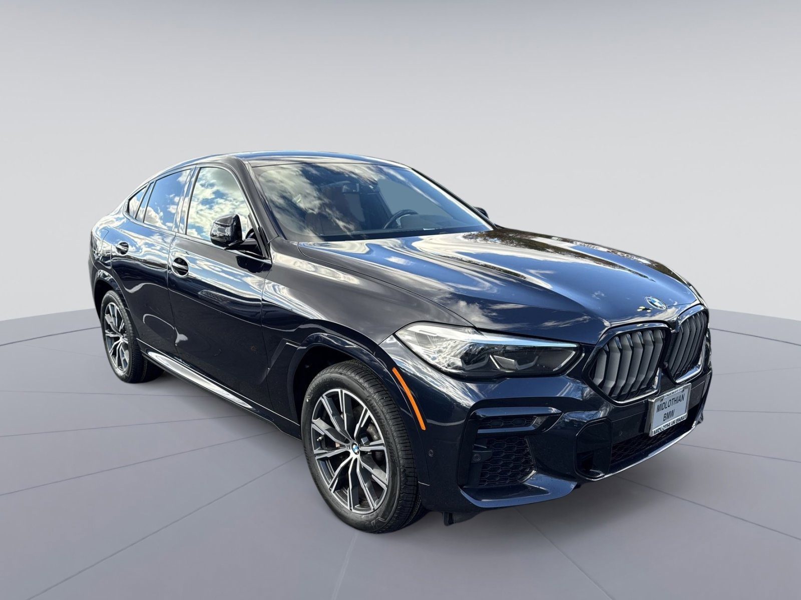 2022 BMW X6 40i's photo
