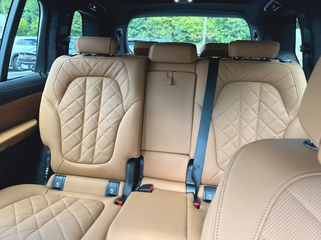 New 2027 BMW X7 xDrive40i SUV