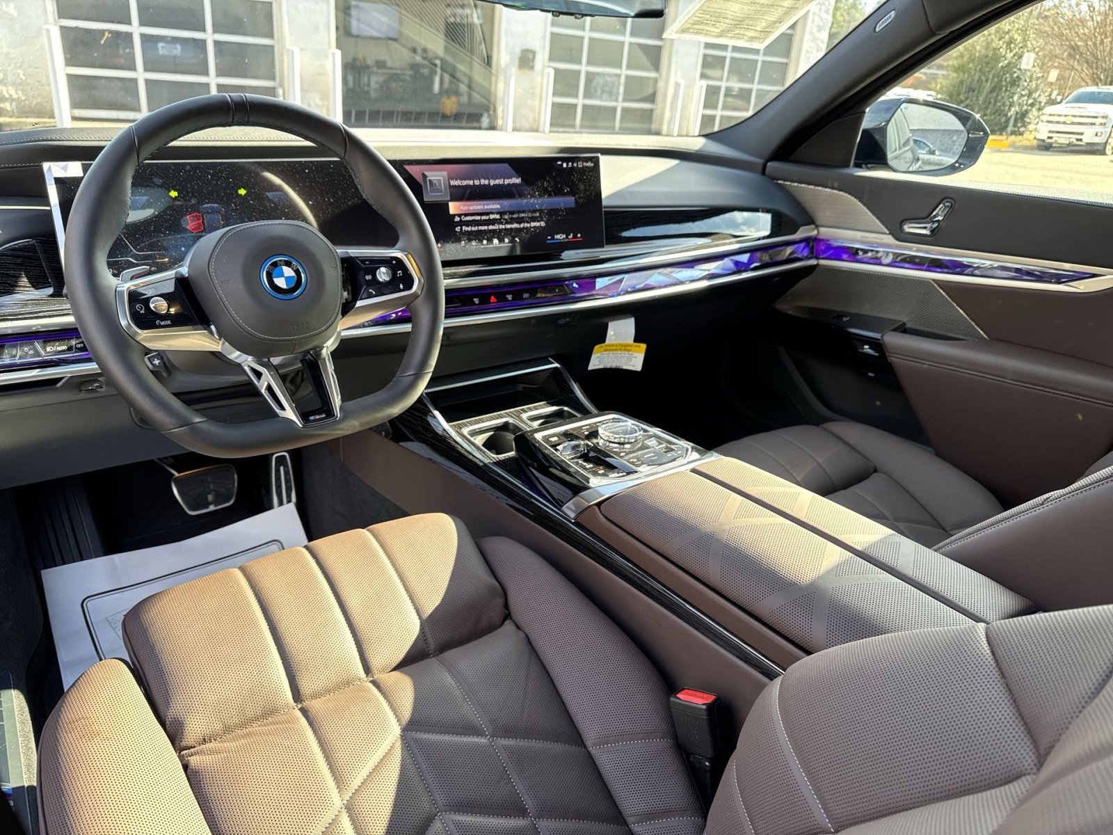 2025 BMW i7 60 - Photo 11