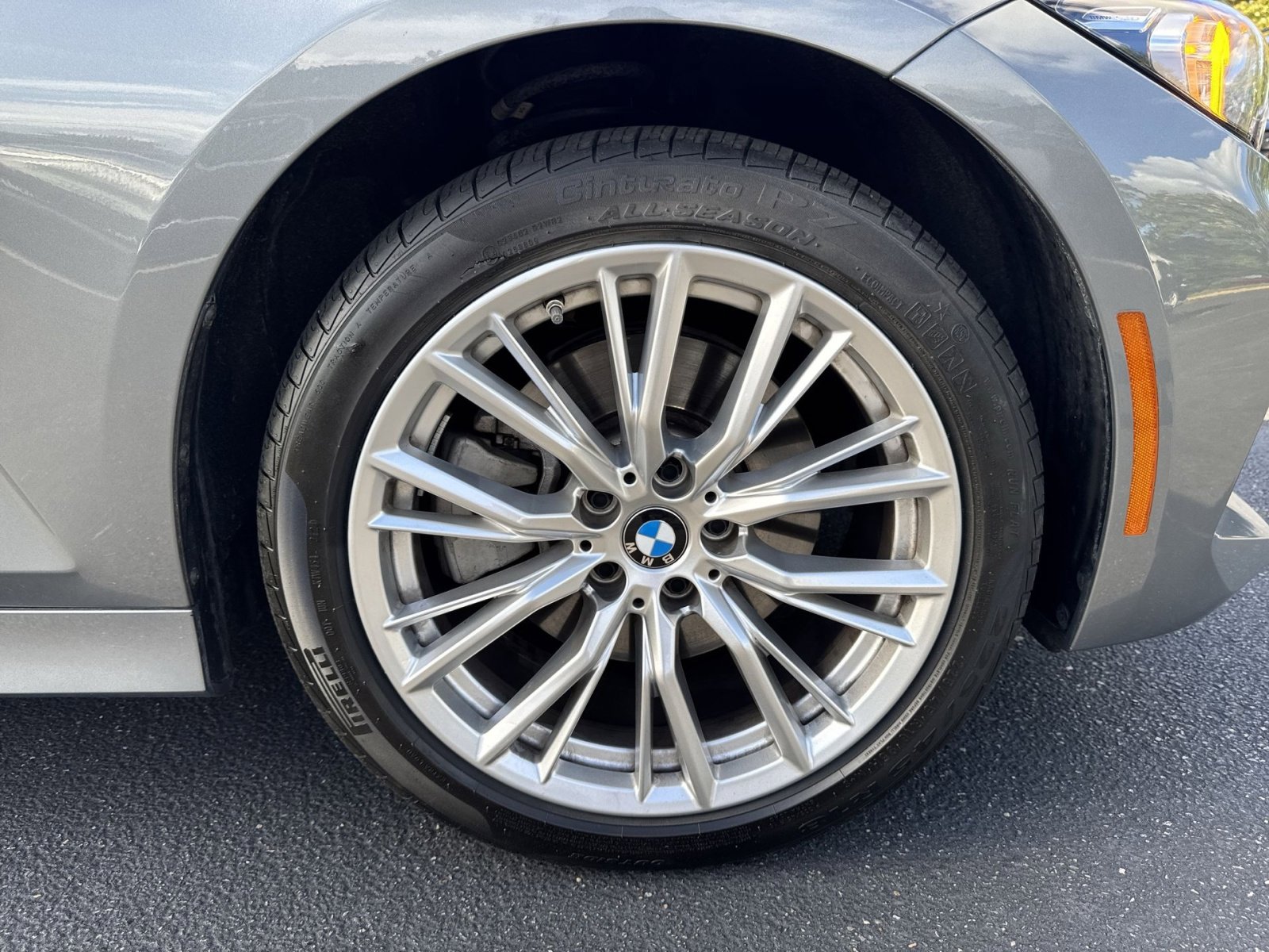 2024 Bmw 330i xDrive photo 2