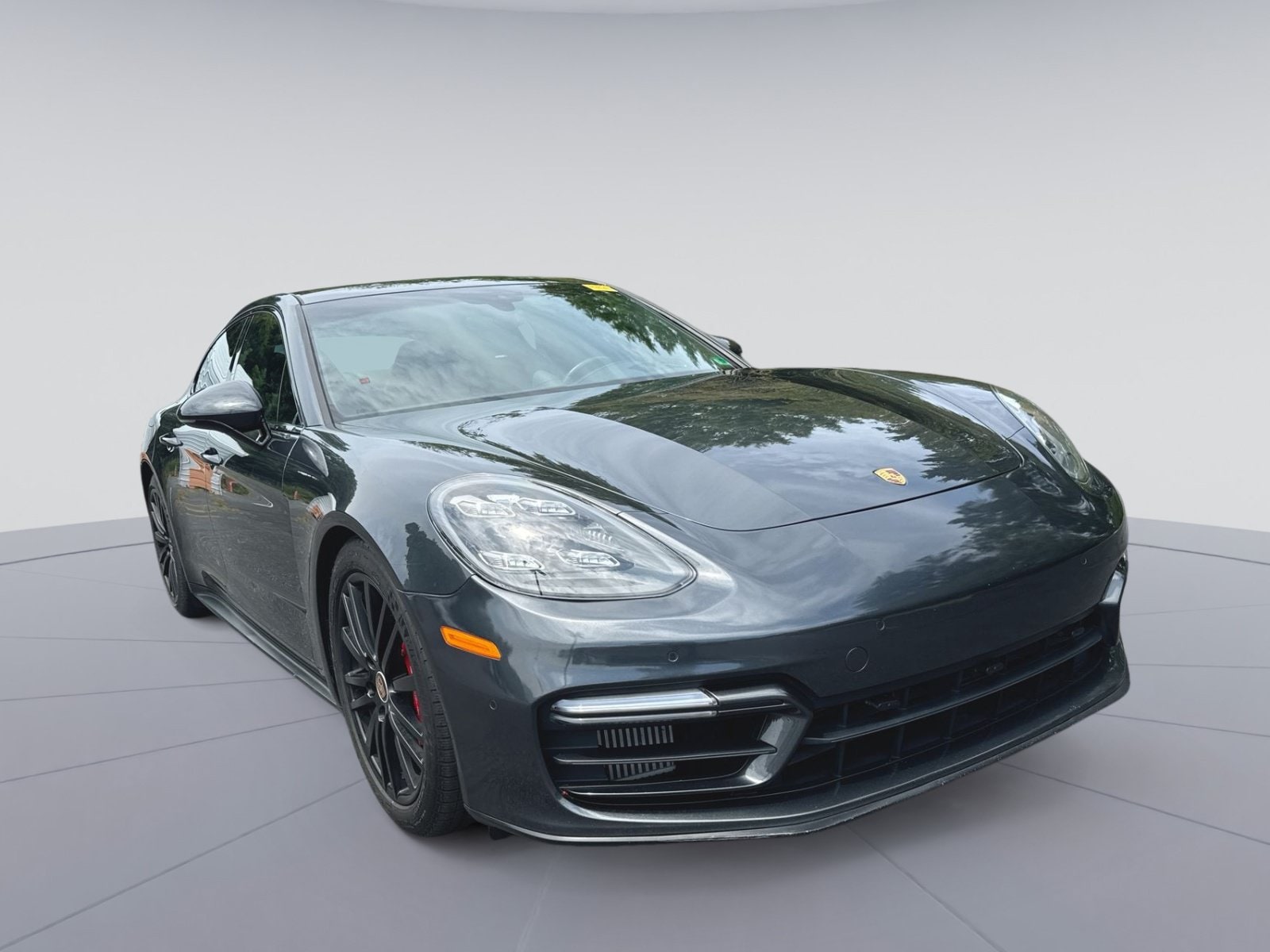 2021 Porsche Panamera GTS's photo