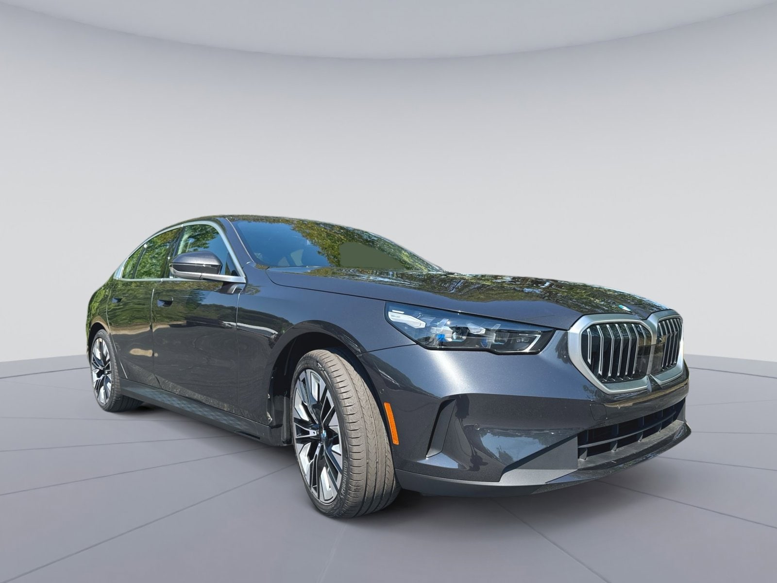 2026 BMW 5 Series 530i xDrive Sedan's photo