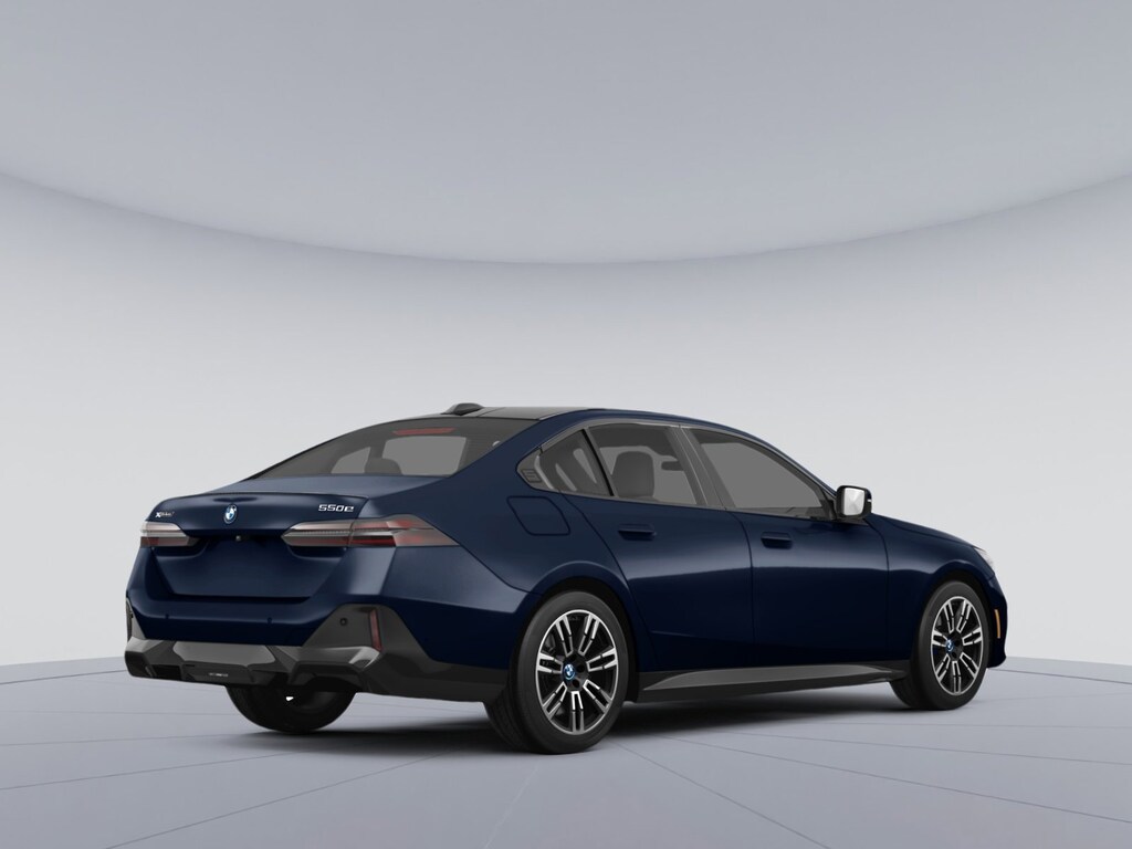 New 2026 BMW 550e xDrive Sedan