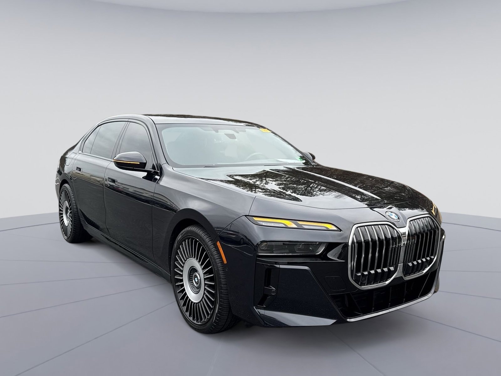 2023 BMW 7 Series 760i's photo
