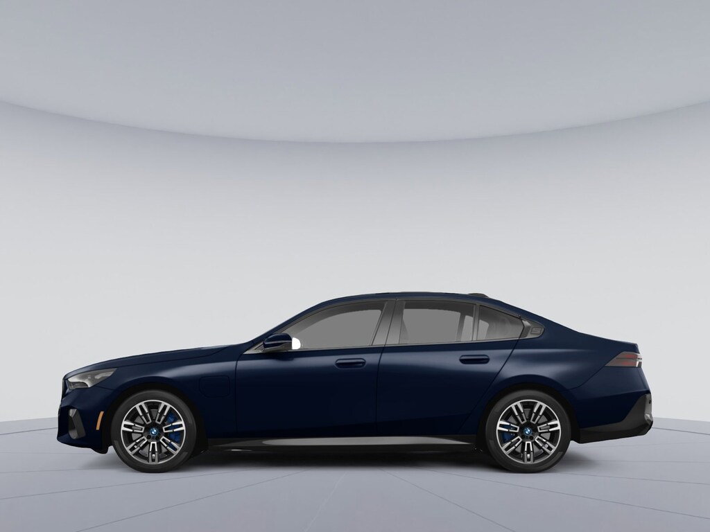 New 2026 BMW 550e xDrive Sedan