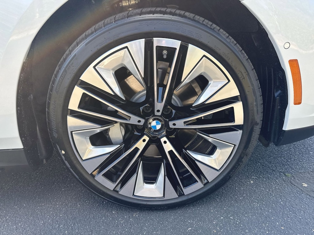 New 2026 BMW 530i xDrive Sedan