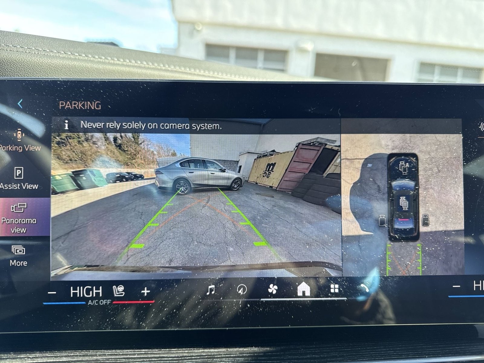 2025 BMW i7 60 - Photo 14