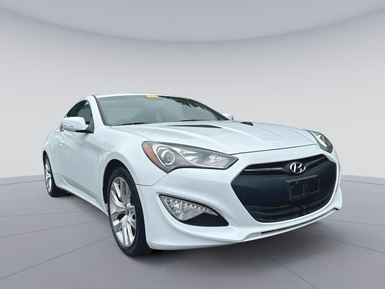 2015 Hyundai Genesis Coupe 3.8 6-Speed M/T's photo