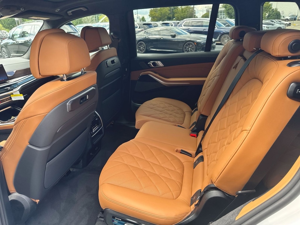 New 2027 BMW X7 xDrive40i SUV