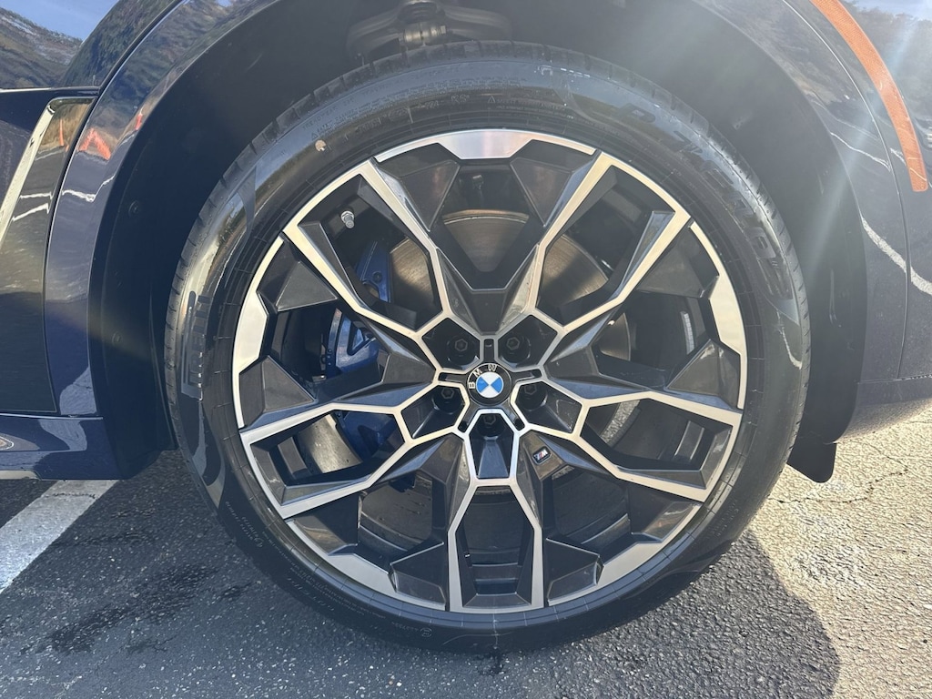 New 2026 BMW X7 xDrive40i SUV