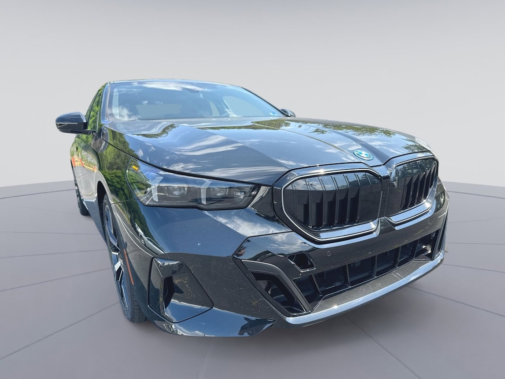 New 2027 BMW 550e xDrive Sedan