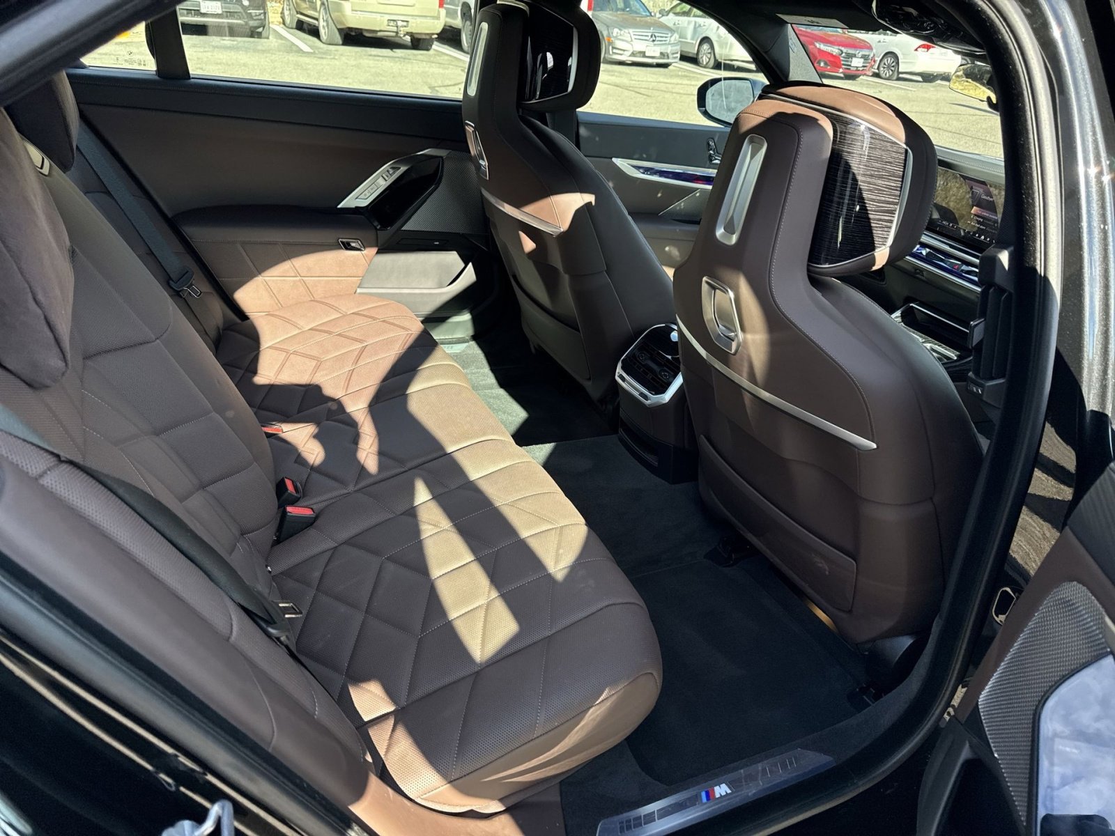 2025 BMW i7 60 - Photo 32