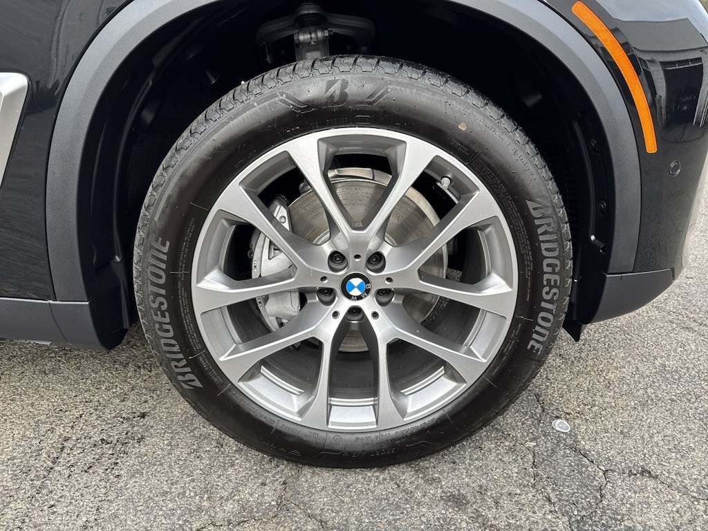 New 2026 BMW X5 xDrive40i SUV