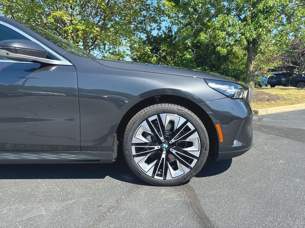 New 2026 BMW 530i xDrive Sedan