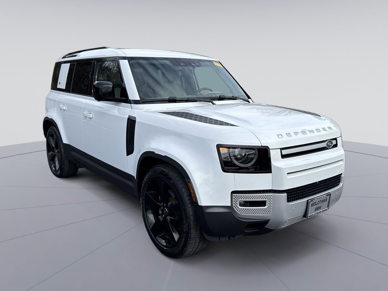 2024 Land Rover Defender S's photo