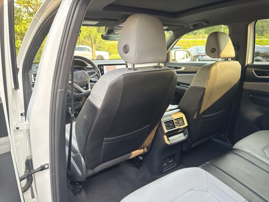 Used 2024 Volkswagen Atlas Cross Sport 2.0T SEL R-Line SUV