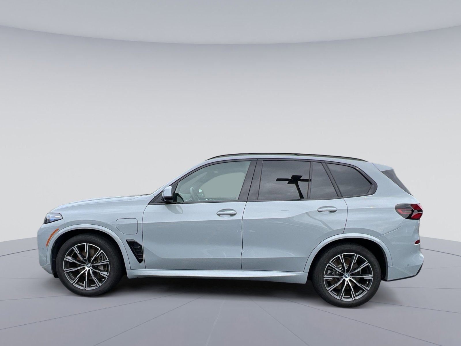 Used 2024 BMW X5 50e with VIN 5UX43EU02R9S40741 for sale in Midlothian, VA