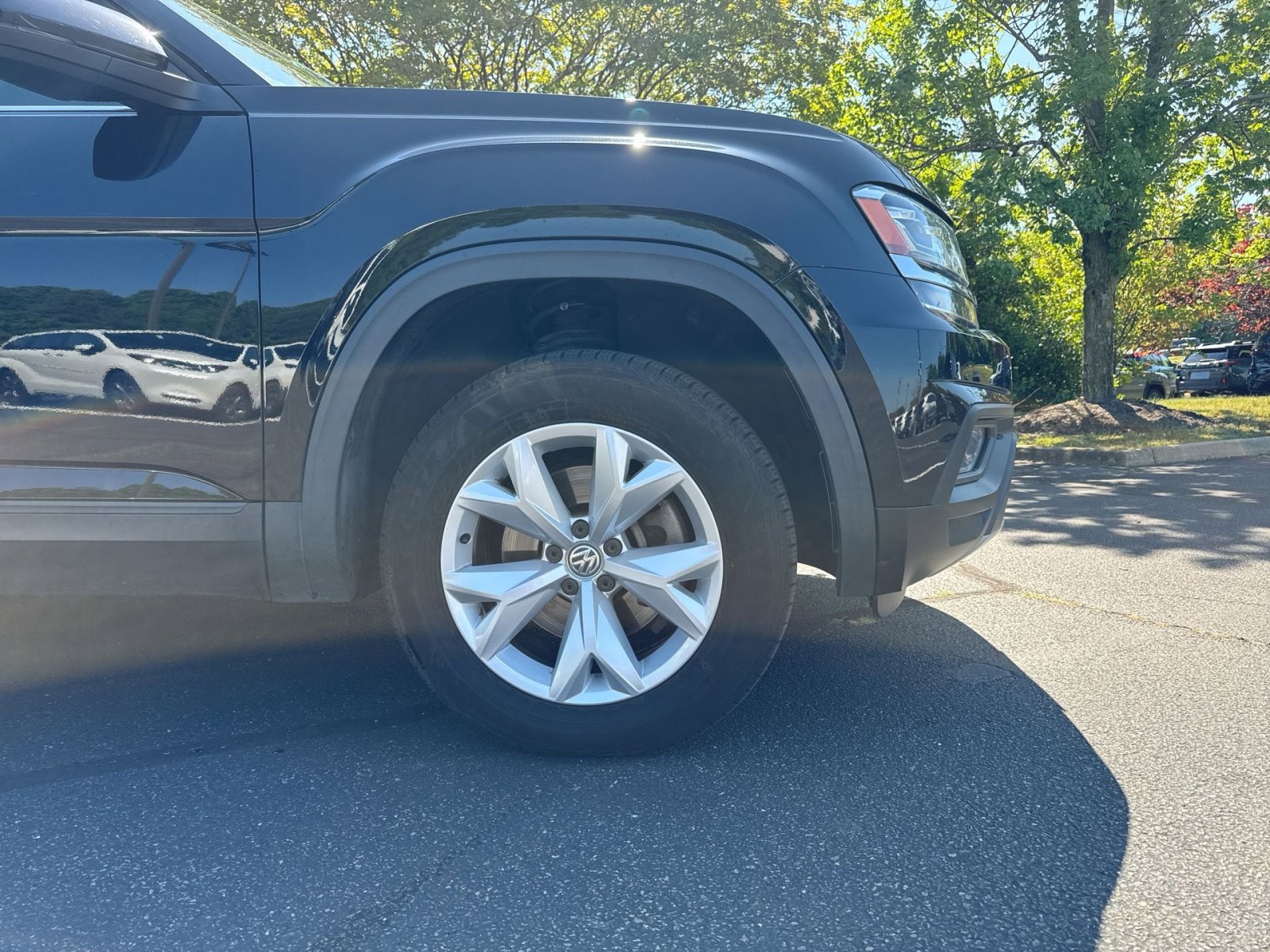 Used 2018 Volkswagen Atlas SE w/Tech with VIN 1V2LR2CA6JC549087 for sale in Midlothian, VA