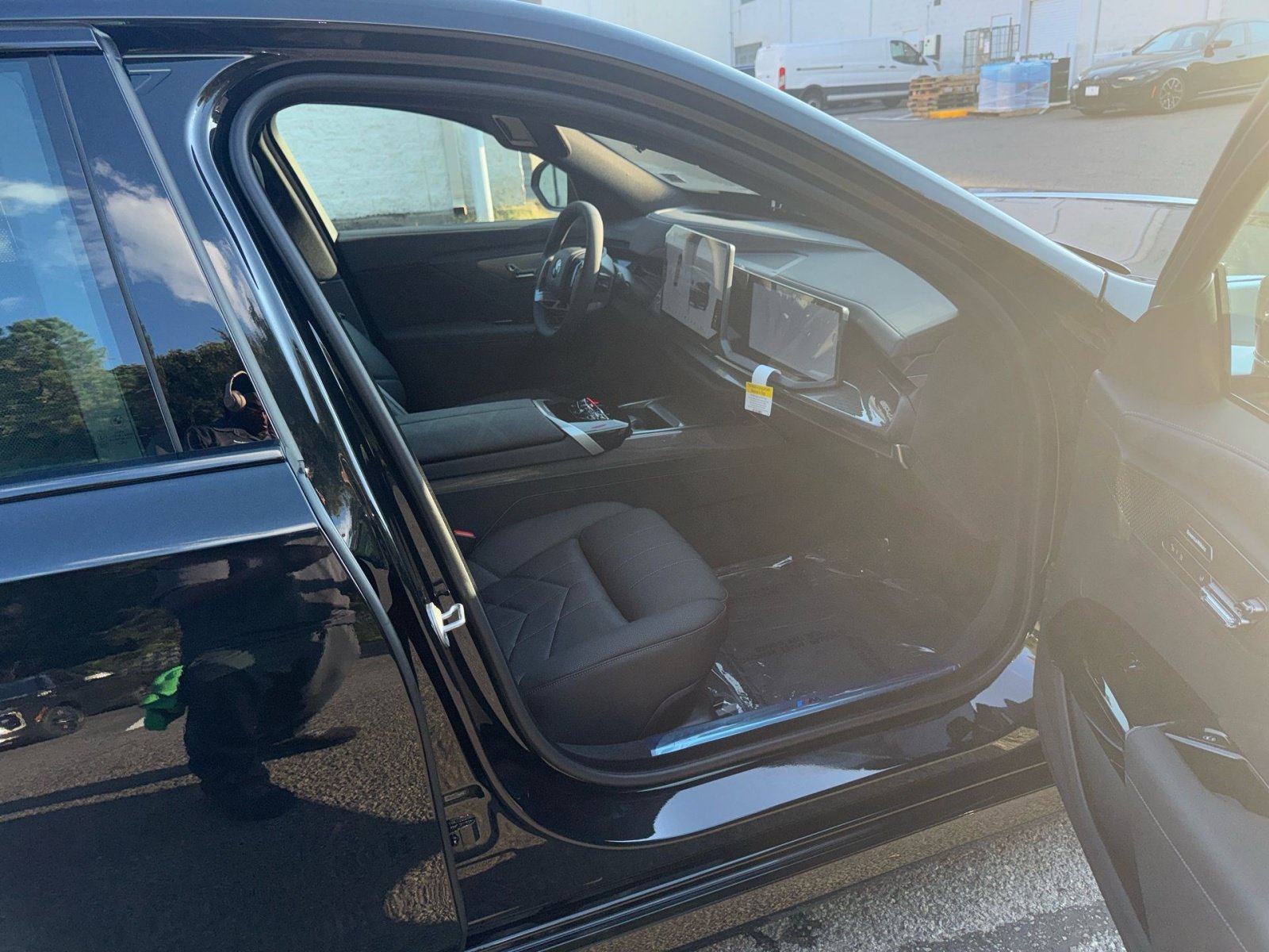 2027 BMW 7 Series 740i - Photo 33