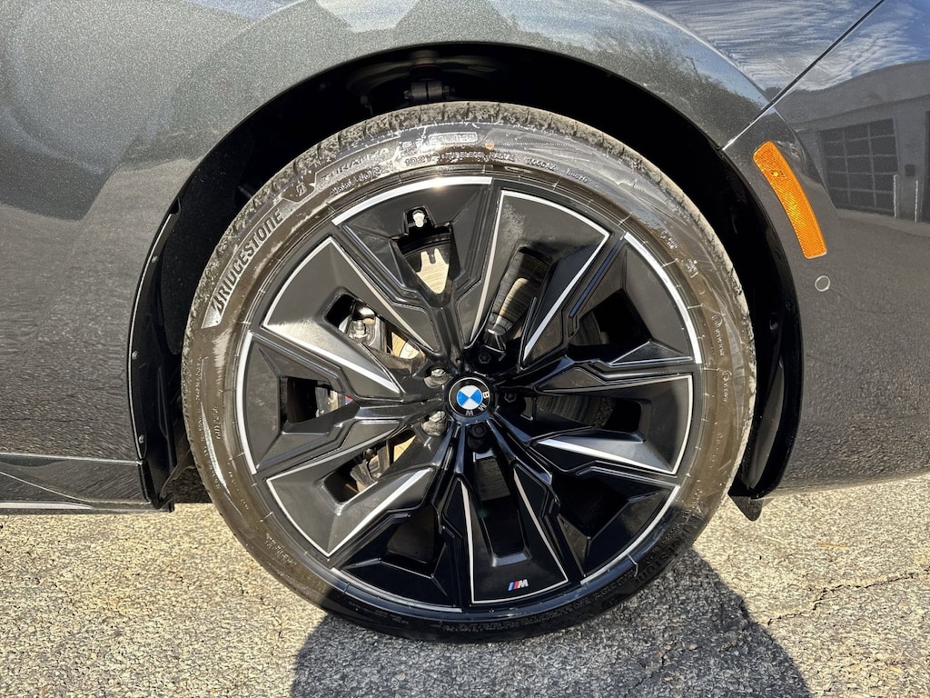 New 2025 BMW i7 xDrive60 Sedan