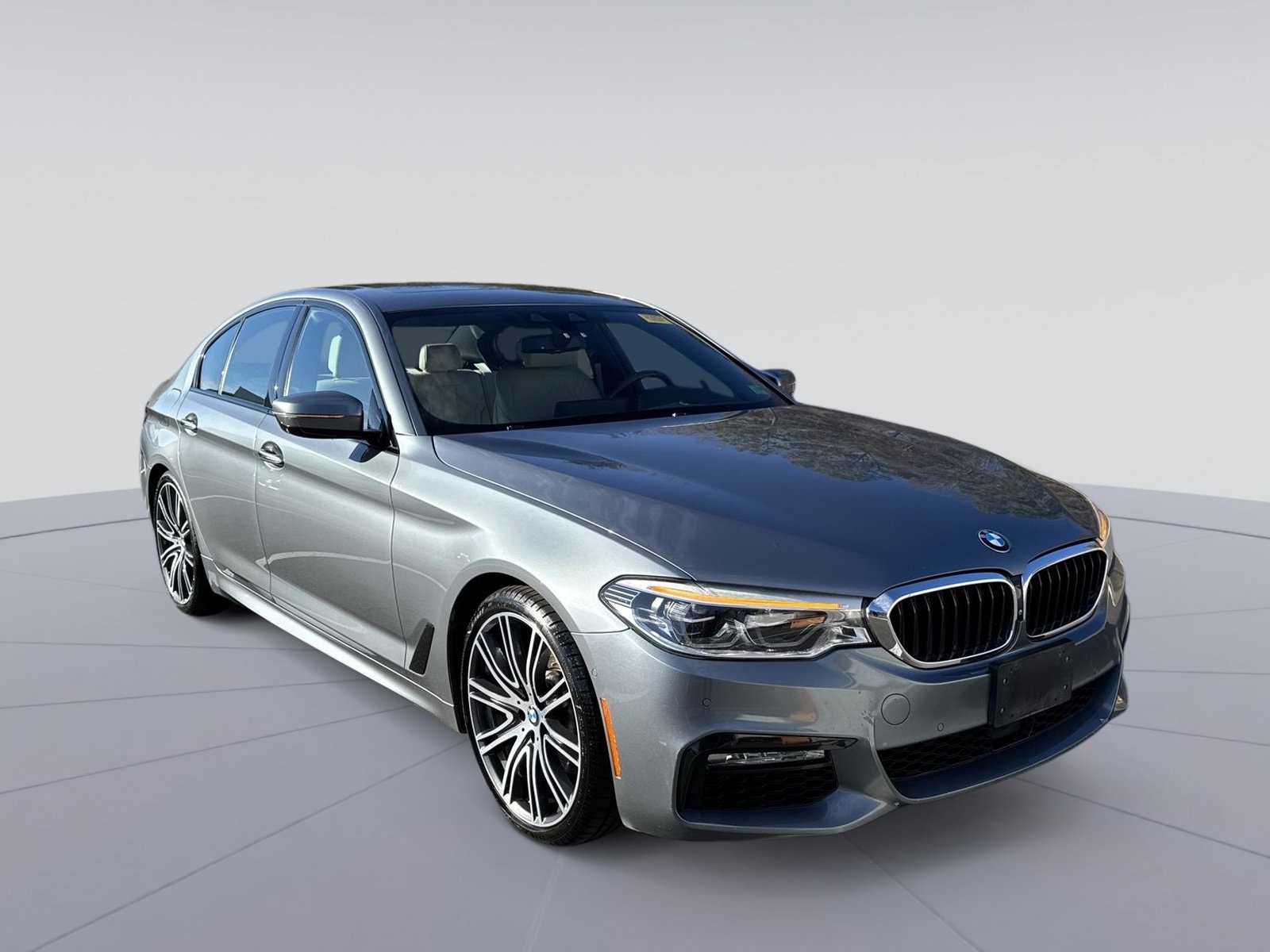 2017 BMW 5 Series 540i's photo