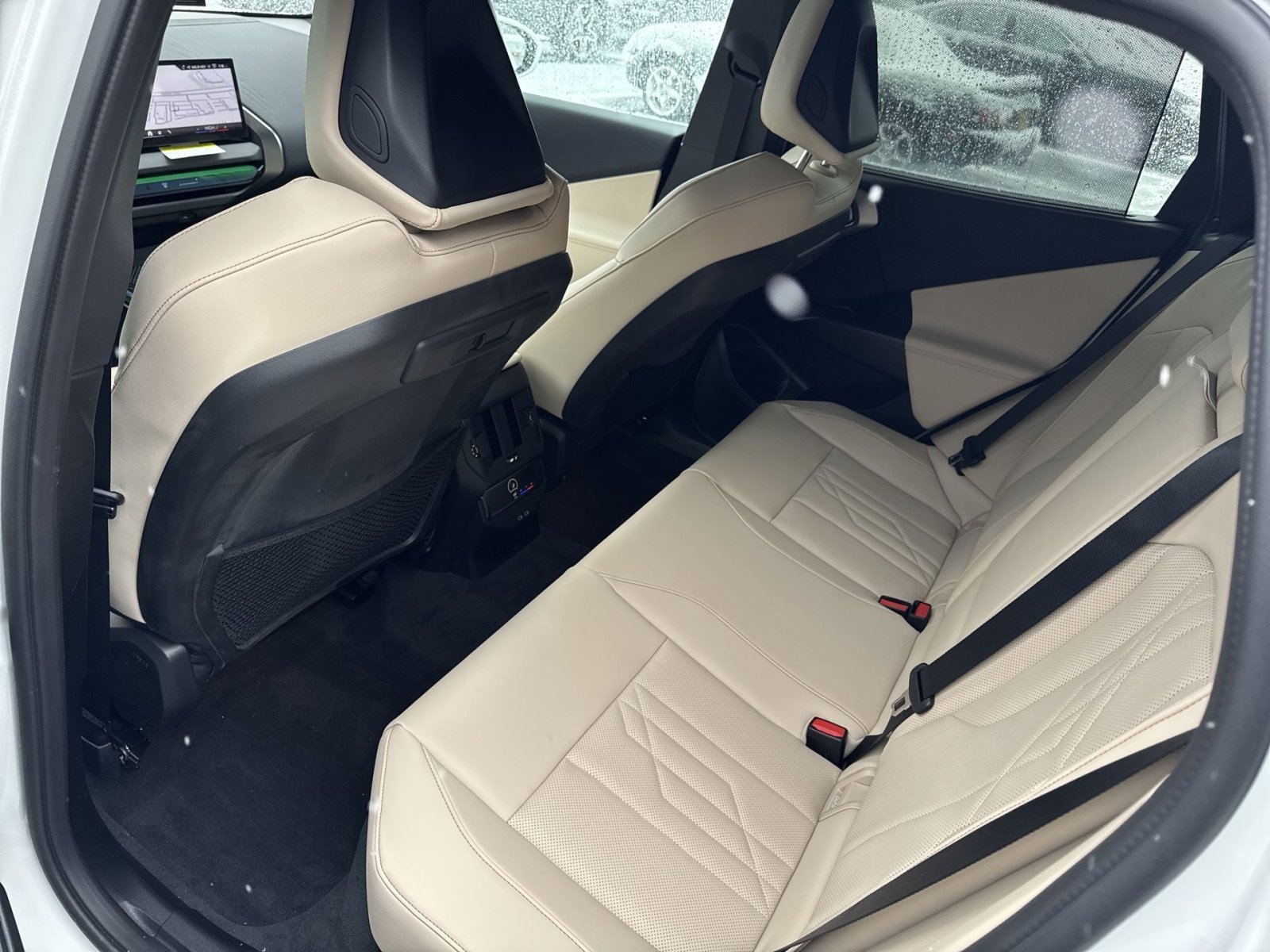 2026 BMW X3 30 - Photo 24
