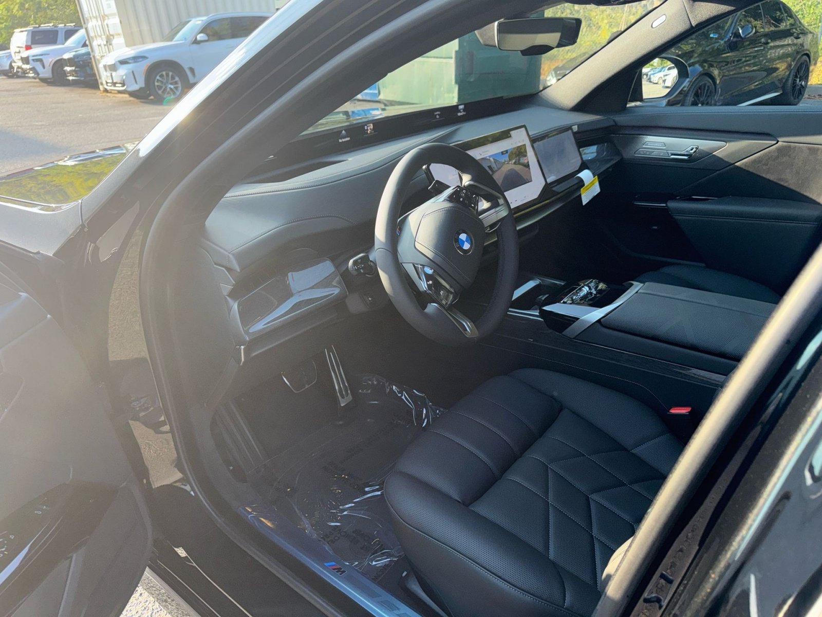 2027 BMW 7 Series 740i - Photo 11