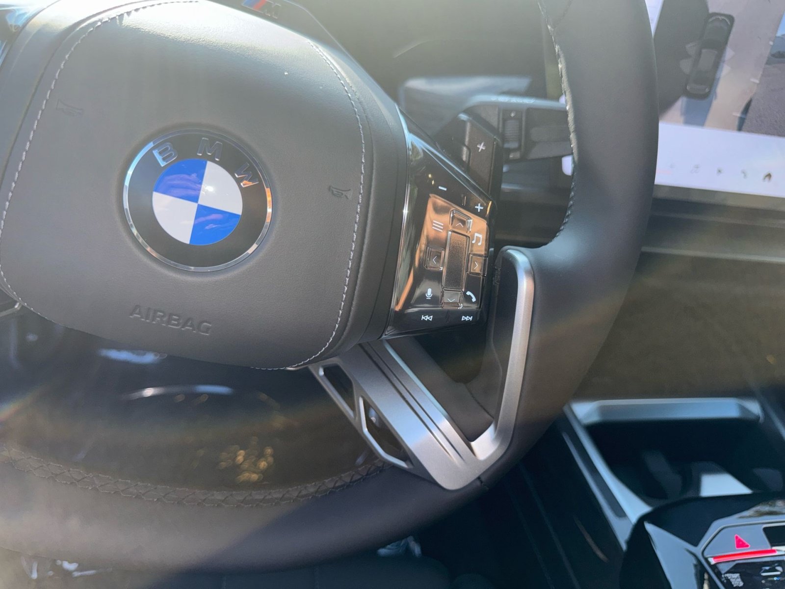 2027 BMW 7 Series 740i - Photo 17