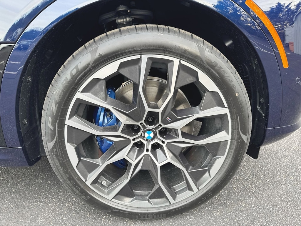 New 2026 BMW X7 M60i SUV