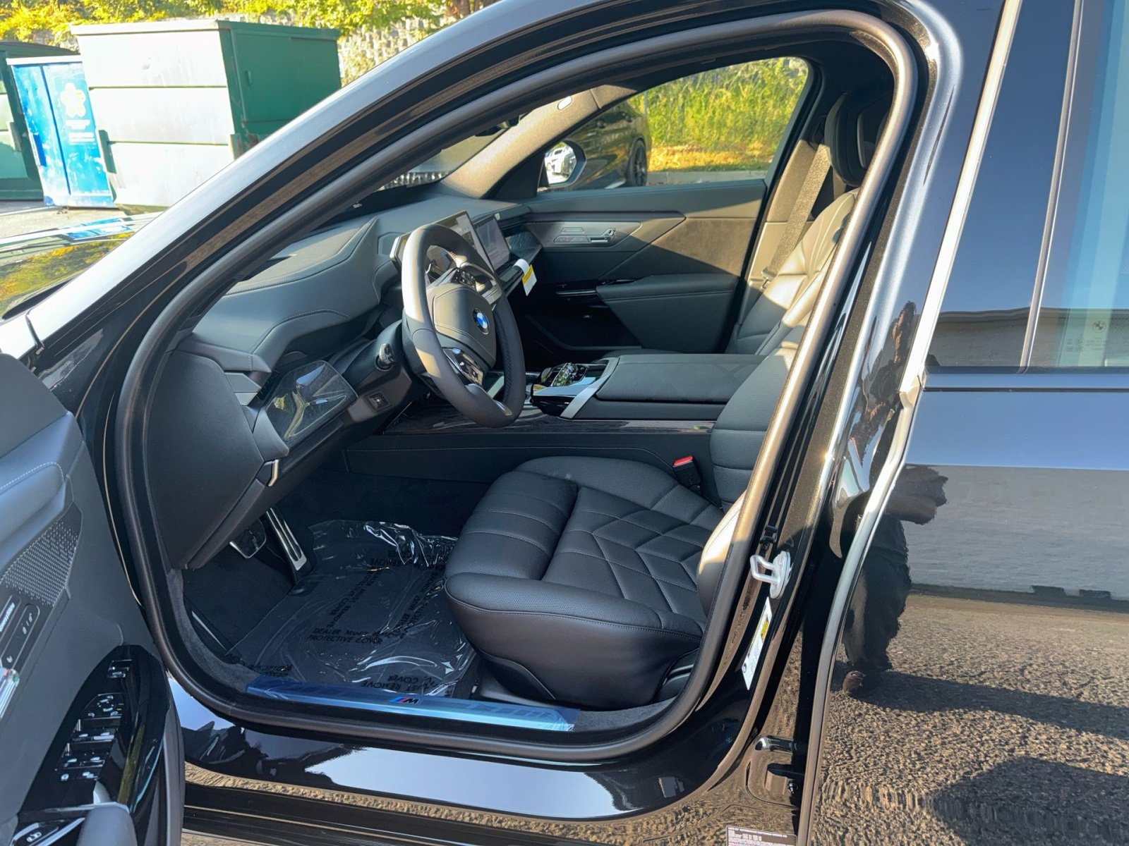 2027 BMW 7 Series 740i - Photo 10