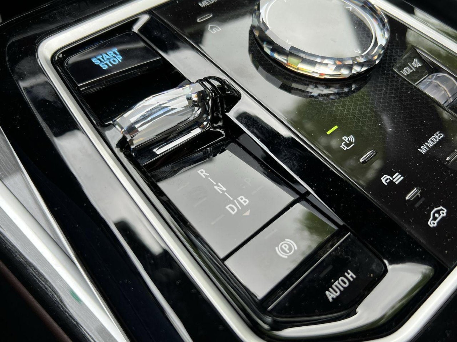 2025 BMW i7 50 - Photo 19