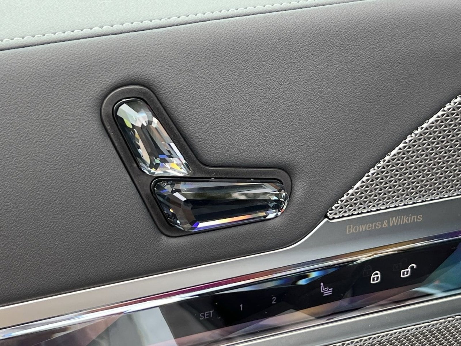 2025 BMW 7 Series 740i - Photo 29