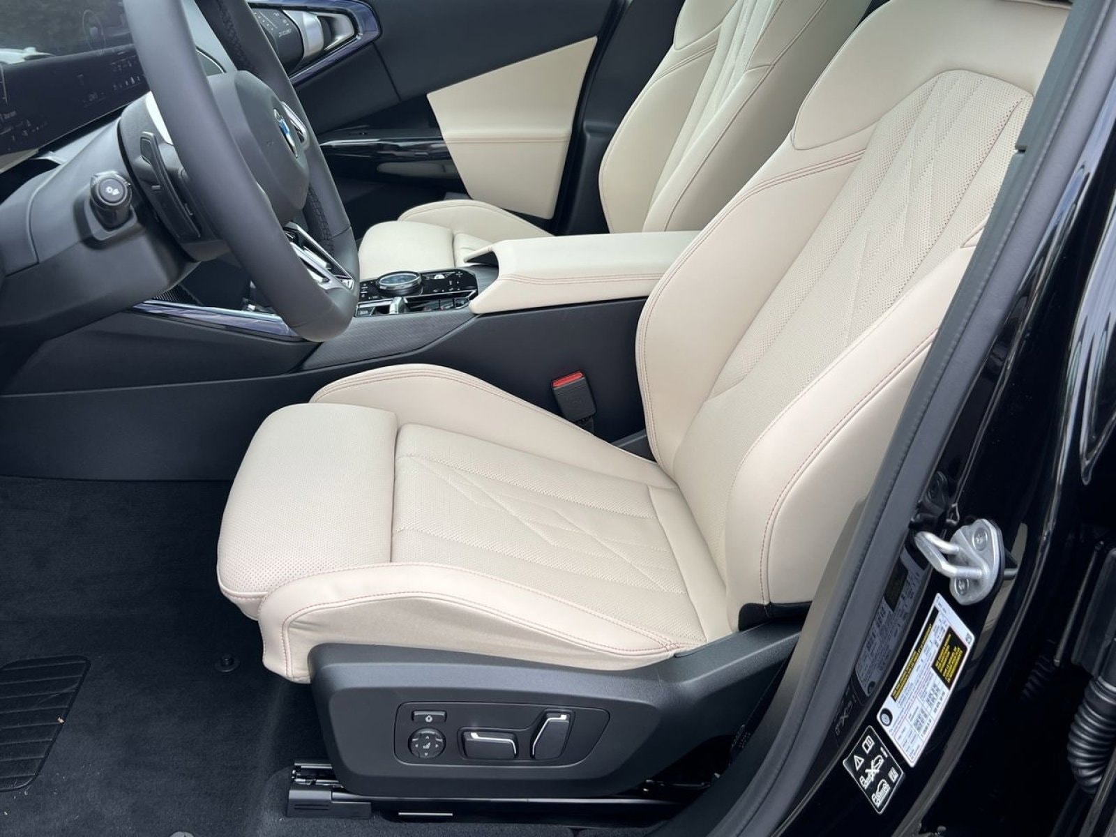 2026 BMW X3 30 - Photo 10