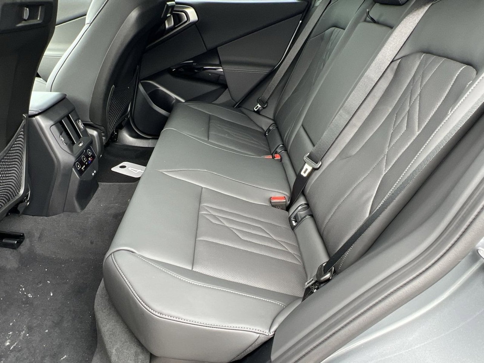 2026 BMW X3 30 - Photo 22
