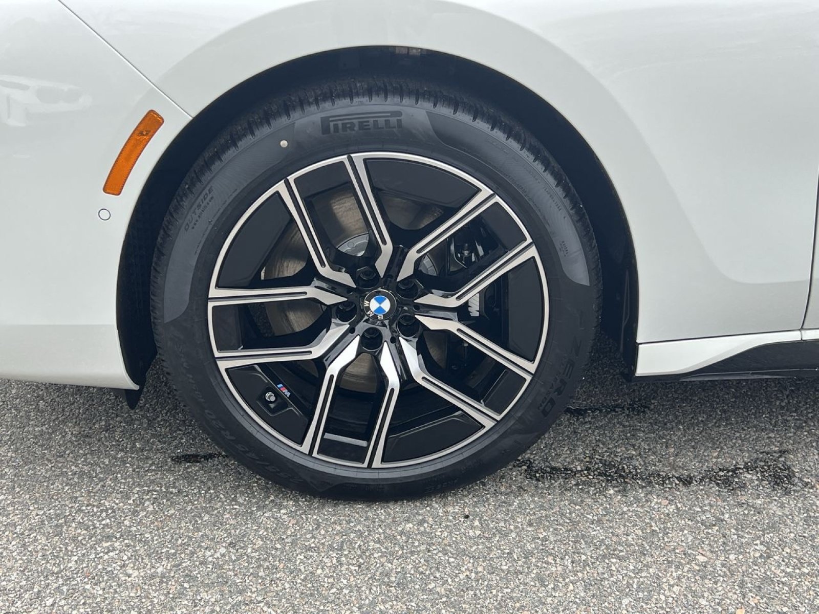 2026 BMW 7 Series 740i - Photo 9
