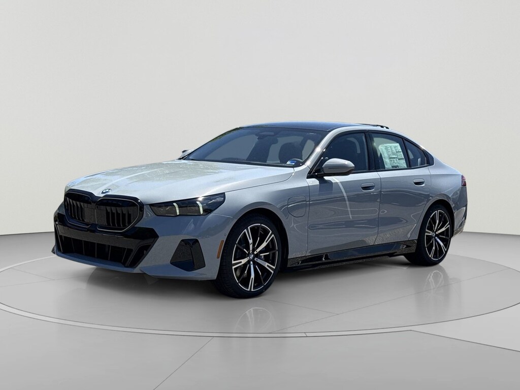 New 2027 BMW 550e xDrive Sedan