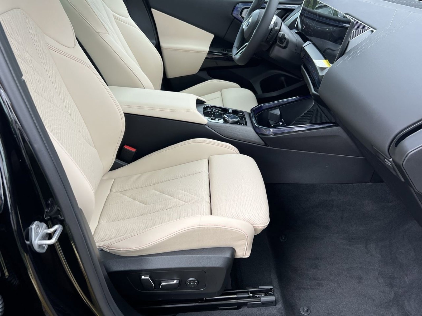 2026 BMW X3 30 - Photo 26